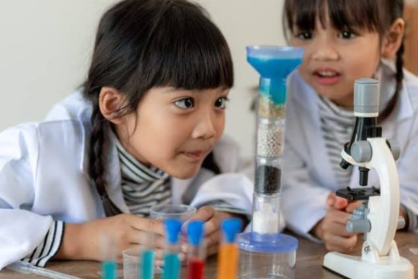Keterampilan Nonakademik Makin Dibutuhkan, Sekolah Tak Cukup Hanya Mengejar Nilai