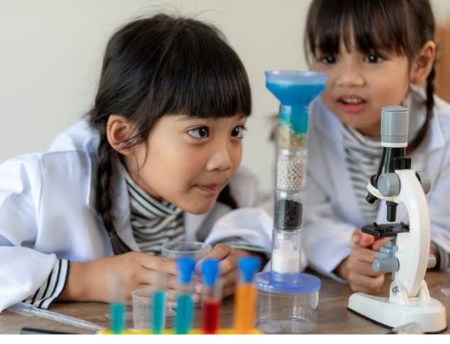 Keterampilan Nonakademik Makin Dibutuhkan, Sekolah Tak Cukup Hanya Mengejar Nilai